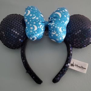 Disney Park Exclusive Minnie Mouse Blue Bow Sequin Ears Headband